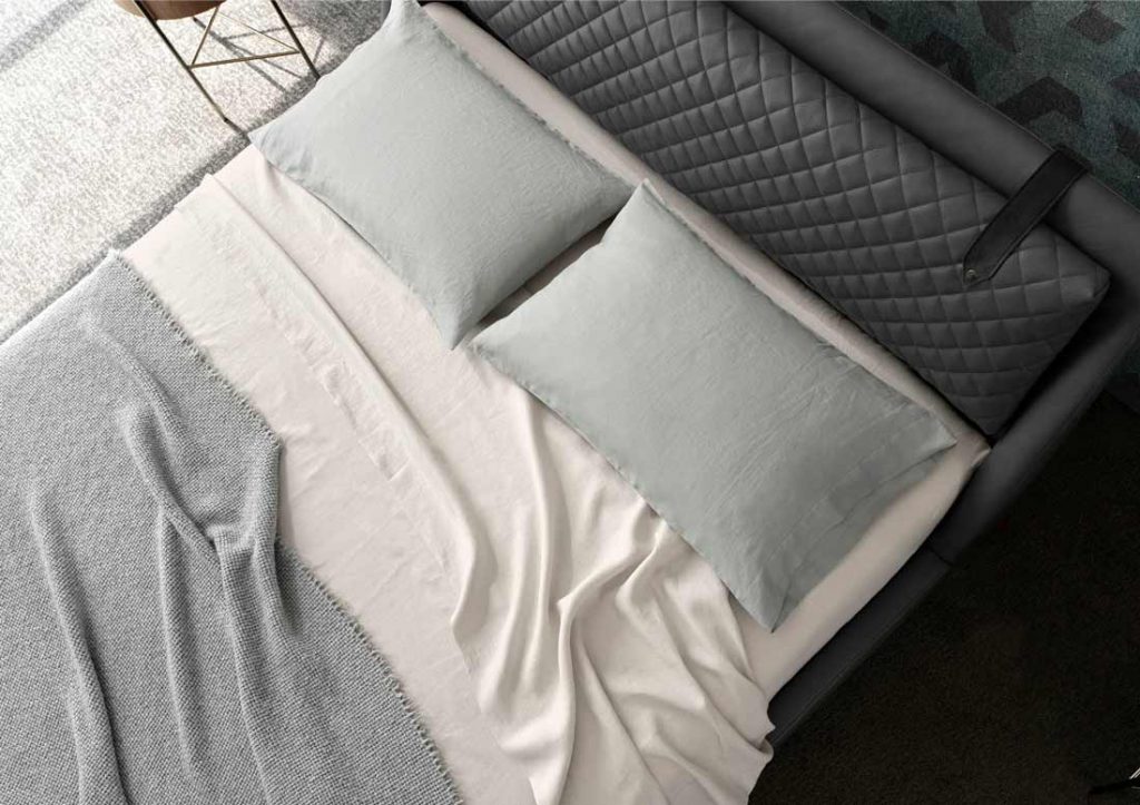 Soft and firm Yoko cotton sheets by BertO