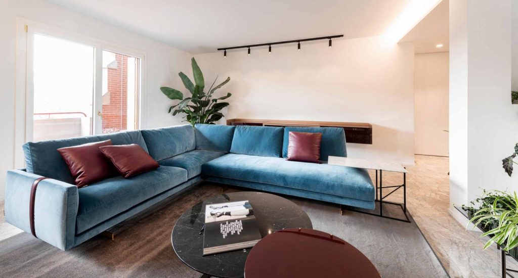 Design living room by BertO Alessandria: Dee Dee sofa, Circus and King coffee tables.