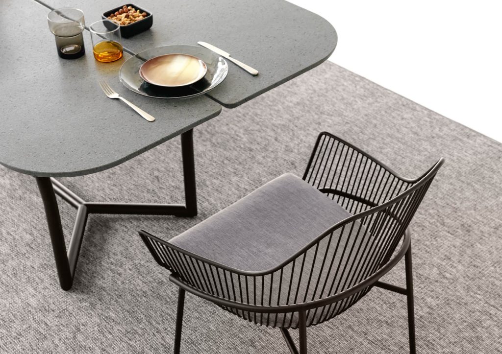 CJ table and Jackie chair in steel SOUNDS collection by berto outdoor furniture